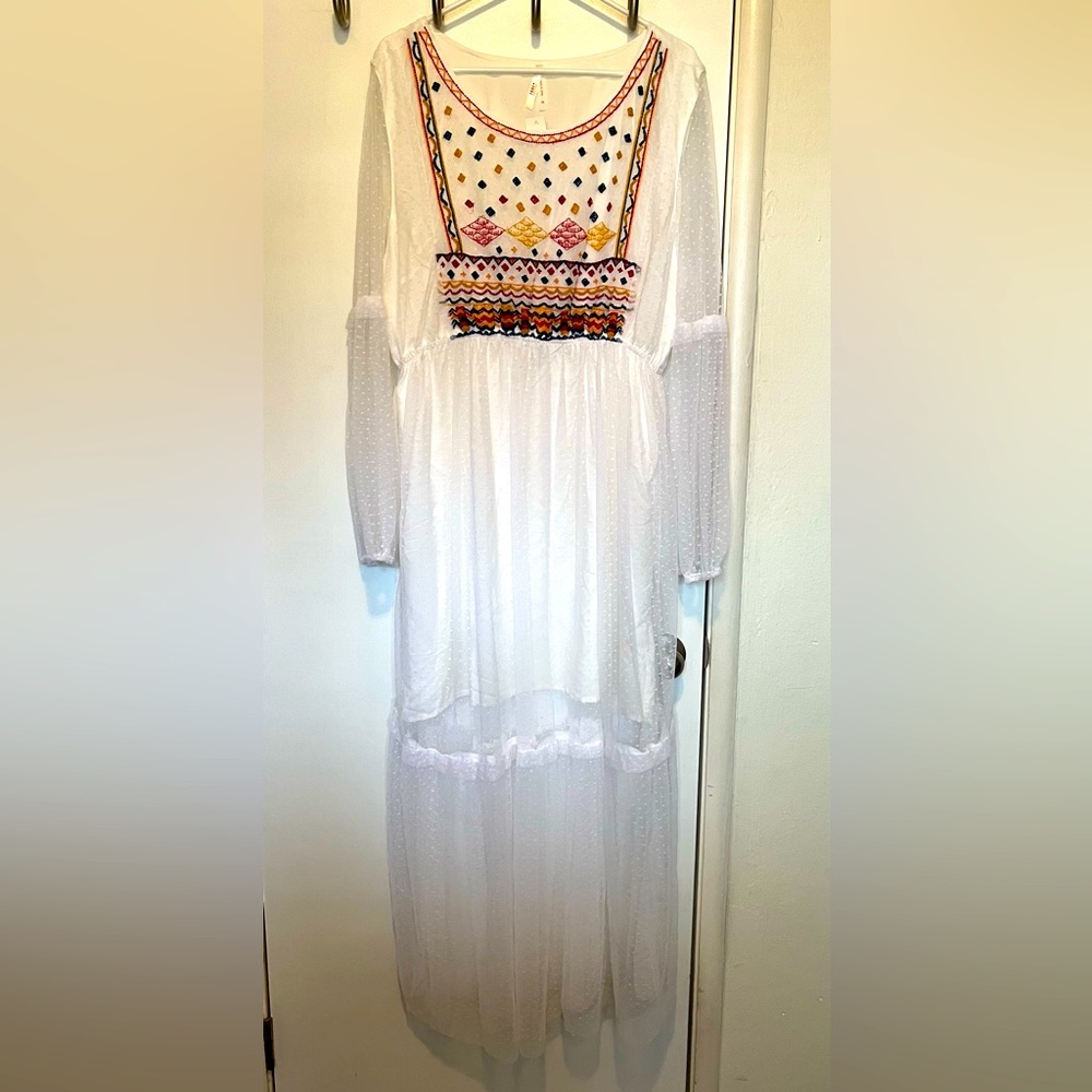 NWT True Destiny mesh embroidered maxi dress